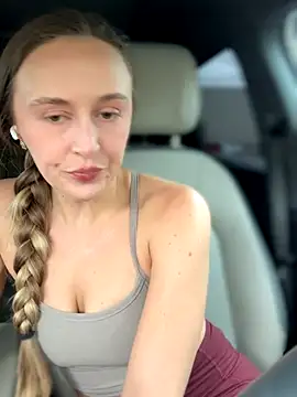 lunagirl13 online show from September 30, 2025, 8:47 pm