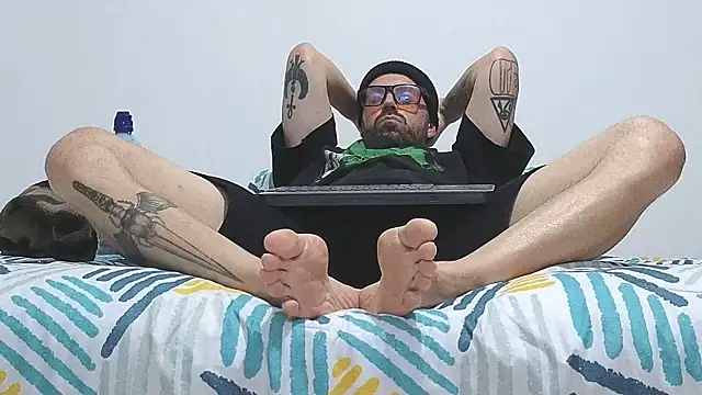 Snapshot of MattxFeet chatting on March 28, 2026, 11:48 pm MattxFeet online show from March 28, 2026, 11:48 pm