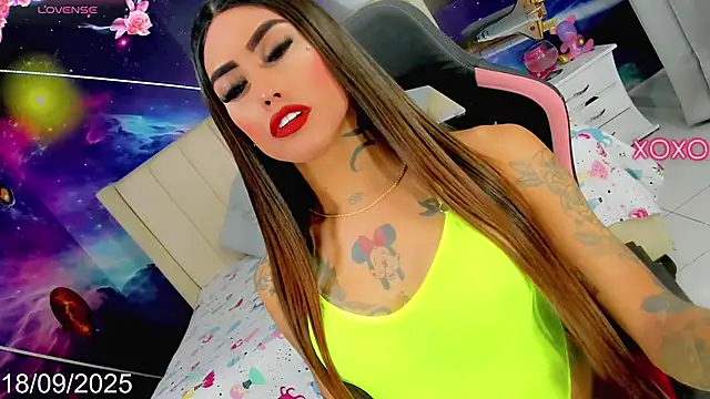 Snapshot of Nella_Dolls chatting on September 18, 2025, 11:18 pm Nella Dolls online show from September 18, 2025, 11:18 pm