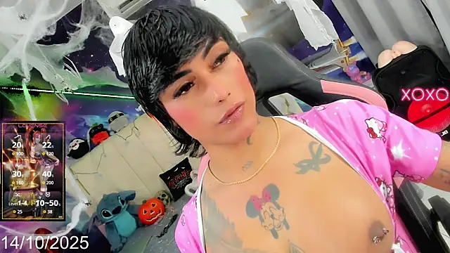 Snapshot of Nella_Dolls chatting on October 14, 2025, 10:38 am Nella Dolls online show from October 14, 2025, 10:38 am
