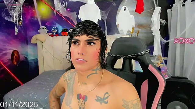 Snapshot of Nella_Dolls chatting on November 3, 2025, 2:35 am Nella Dolls online show from November 3, 2025, 2:35 am