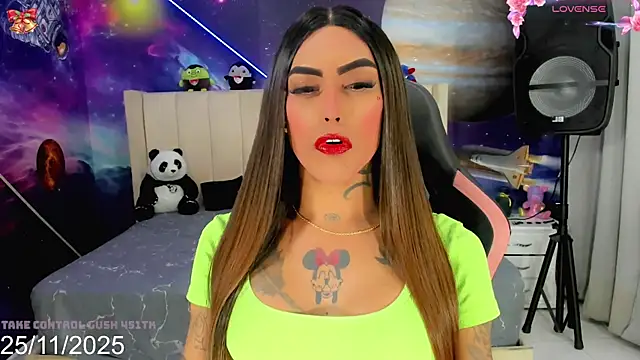 Snapshot of Nella_Dolls chatting on November 25, 2025, 10:43 pm Nella Dolls online show from November 25, 2025, 10:43 pm