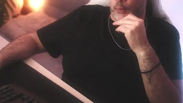 Snapshot of Sanders_White chatting on March 3, 2025, 6:26 am Sanders White online show from March 3, 2025, 6:26 am