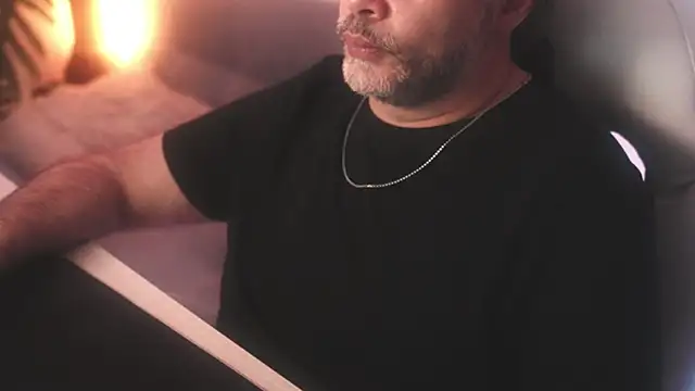 Snapshot of Sanders_White chatting on March 3, 2025, 9:33 am Sanders White online show from March 3, 2025, 9:33 am