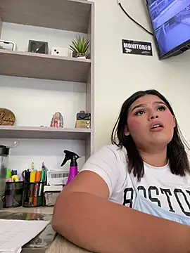 Lia sexx online show from April 6, 2026, 6:31 pm