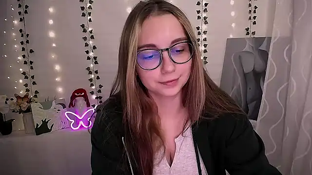 SweetPrincess  online show from October 21, 2025, 5:52 am