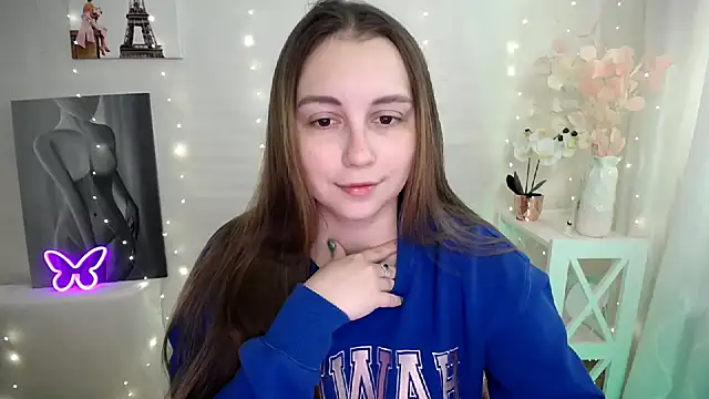 SweetPrincess  online show from April 20, 2026, 5:32 am