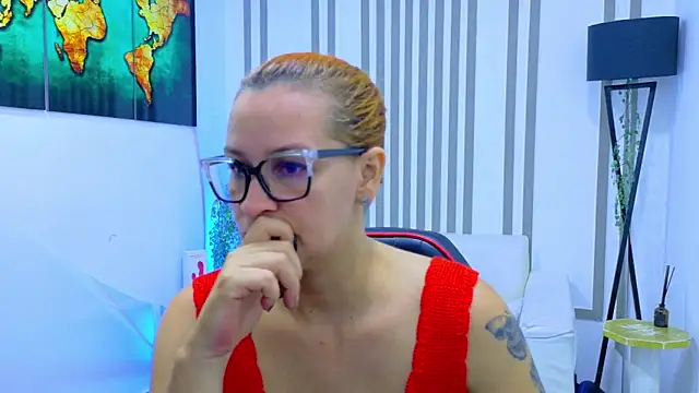 Britney taylor  online show from October 30, 2025, 10:21 pm