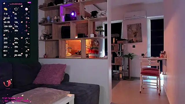 Snapshot of _alleyesonme_ chatting on February 12, 2025, 12:33 pm  alleyesonme  online show from February 12, 2025, 12:33 pm