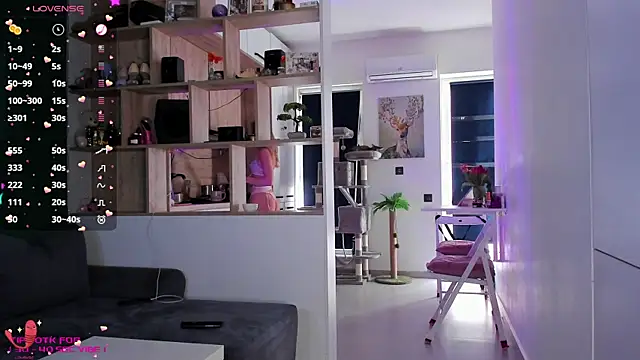 Snapshot of _alleyesonme_ chatting on March 7, 2025, 1:51 pm  alleyesonme  online show from March 7, 2025, 1:51 pm