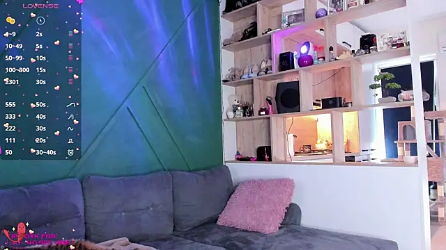 Snapshot of _alleyesonme_ chatting on March 13, 2025, 12:02 pm  alleyesonme  online show from March 13, 2025, 12:02 pm