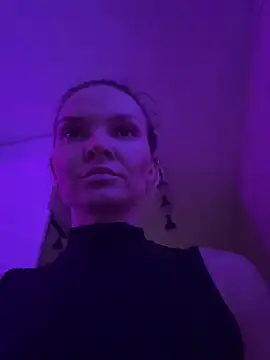 Snapshot of _alleyesonme_ chatting on October 25, 2025, 3:29 pm  alleyesonme  online show from October 25, 2025, 3:29 pm