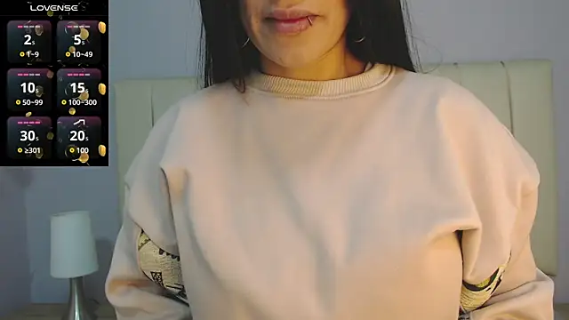 Snapshot of amy_le01 chatting on October 20, 2025, 1:33 pm amy le01 online show from October 20, 2025, 1:33 pm