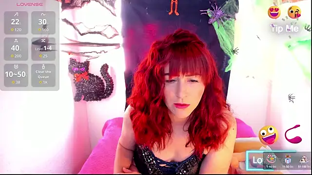 Hannaa32 online show from October 15, 2025, 9:04 pm