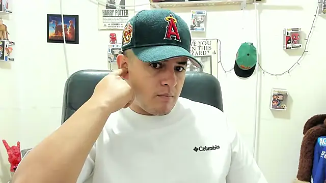 Snapshot of ney_22 chatting on November 6, 2025, 11:00 am ney 22 online show from November 6, 2025, 11:00 am