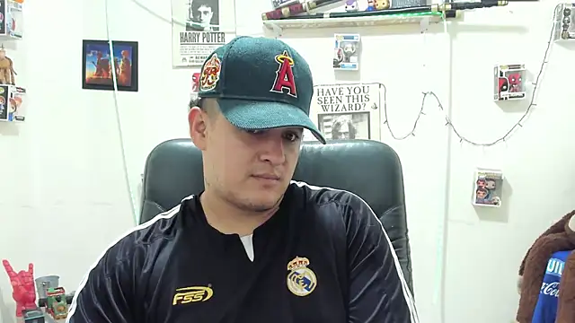 Snapshot of ney_22 chatting on November 8, 2025, 1:28 am ney 22 online show from November 8, 2025, 1:28 am