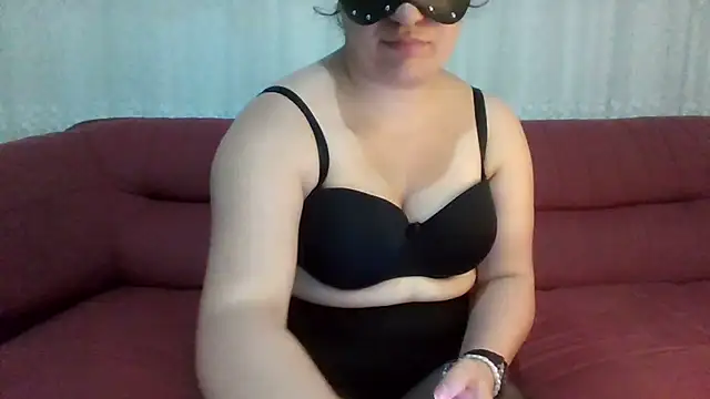 insatiableeee online show from November 19, 2025, 9:26 pm