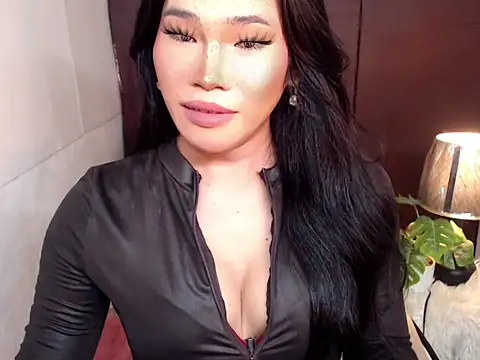 Ur Fantastic Lina online show from April 12, 2026, 9:42 pm