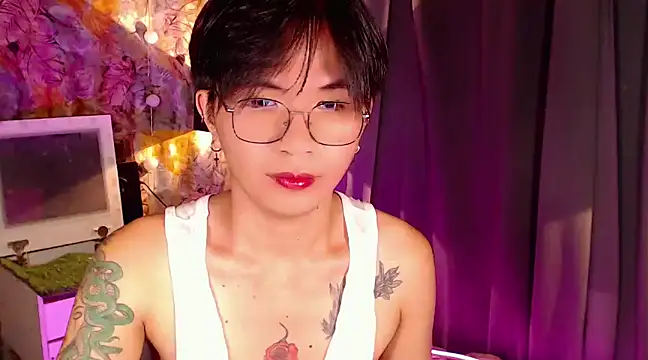 Snapshot of Sexy_Handsome_Drex chatting on December 31, 2024, 12:15 pm Sexy Handsome Drex online show from December 31, 2024, 12:15 pm