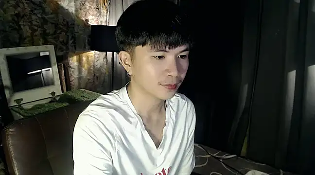 Snapshot of Sexy_Handsome_Drex chatting on February 11, 2025, 2:57 pm Sexy Handsome Drex online show from February 11, 2025, 2:57 pm