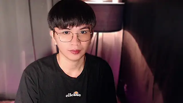 Snapshot of Sexy_Handsome_Drex chatting on February 25, 2025, 9:09 am Sexy Handsome Drex online show from February 25, 2025, 9:09 am