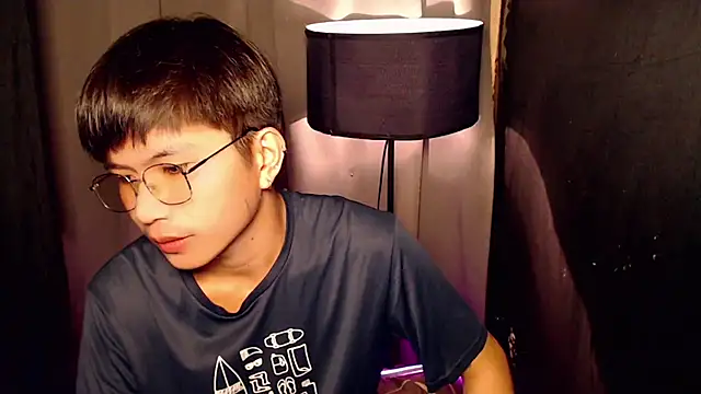 Snapshot of Sexy_Handsome_Drex chatting on February 28, 2025, 8:42 am Sexy Handsome Drex online show from February 28, 2025, 8:42 am