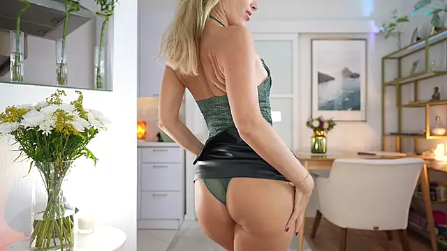 IamRealSugar online show from October 11, 2025, 2:15 pm