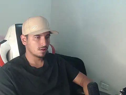 Snapshot of kylian_07 chatting on July 28, 2026, 2:40 am kylian 07 online show from July 28, 2026, 2:40 am