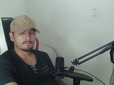 Snapshot of kylian_07 chatting on August 4, 2026, 2:37 am kylian 07 online show from August 4, 2026, 2:37 am