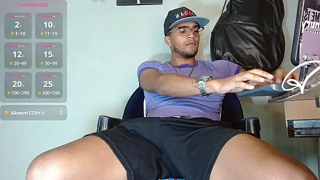 Bigcock 21cm  online show from November 15, 2025, 6:48 pm