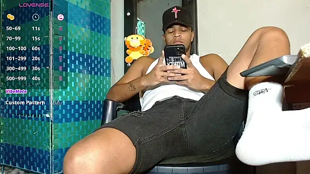 Bigcock 21cm  online show from May 14, 2026, 11:17 am