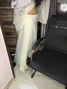 Zoya Varma004 online show from April 10, 2026, 2:00 pm