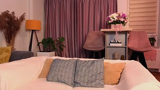 Snapshot of MayaCroft chatting on February 16, 2026, 5:42 pm MayaCroft online show from February 16, 2026, 5:42 pm