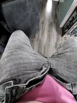 toppiefloppi online show from March 4, 2025, 8:02 am