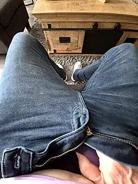 toppiefloppi online show from October 12, 2025, 9:08 am