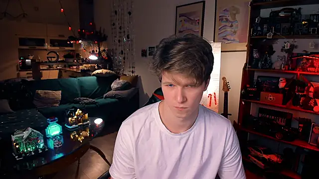 Breston Sweet online show from December 28, 2024, 6:50 pm