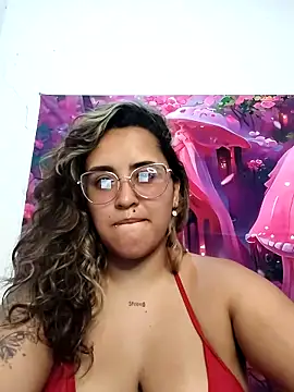 Snapshot of Karol_naughty chatting on March 2, 2026, 1:18 pm Karol naughty online show from March 2, 2026, 1:18 pm