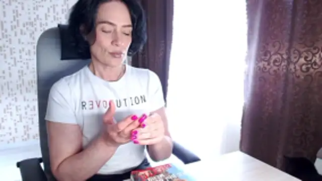 BelovedLady online show from April 13, 2026, 6:08 am