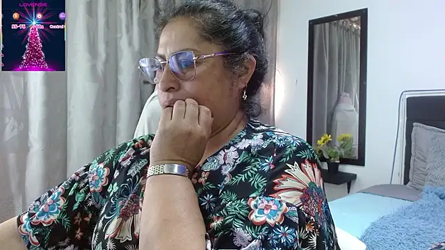 Keyla01  online show from January 6, 2026, 6:00 pm