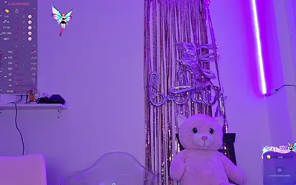 martiiaciar online show from March 10, 2026, 4:06 am