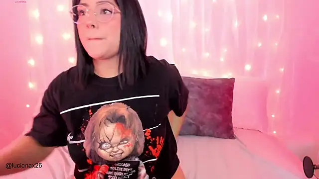 lucy26  online show from October 25, 2025, 2:41 am