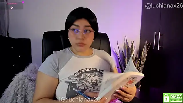 lucy26  online show from April 11, 2026, 7:45 am