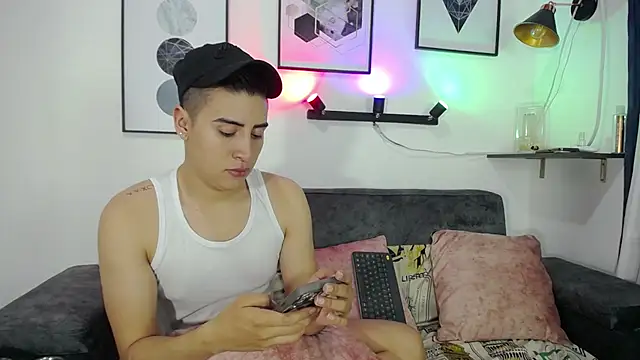 Tomas and liam online show from December 11, 2024, 4:28 am