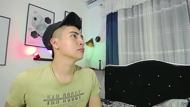 Tomas and liam online show from December 21, 2024, 1:04 am