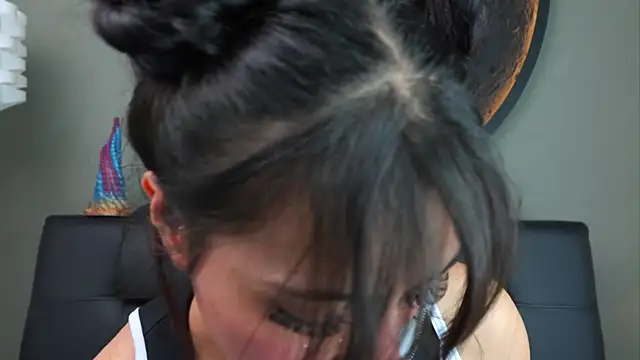 Snapshot of miss_sharlotte18 chatting on October 23, 2025, 6:06 pm miss sharlotte18 online show from October 23, 2025, 6:06 pm