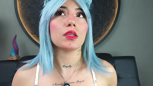 Snapshot of miss_sharlotte18 chatting on December 2, 2025, 1:28 pm miss sharlotte18 online show from December 2, 2025, 1:28 pm