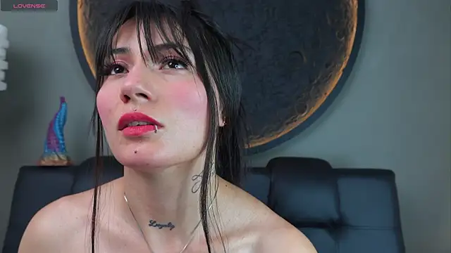 miss sharlotte18 online show from December 19, 2025, 6:26 pm