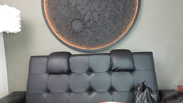 miss vaiolette online show from February 25, 2026, 11:09 am