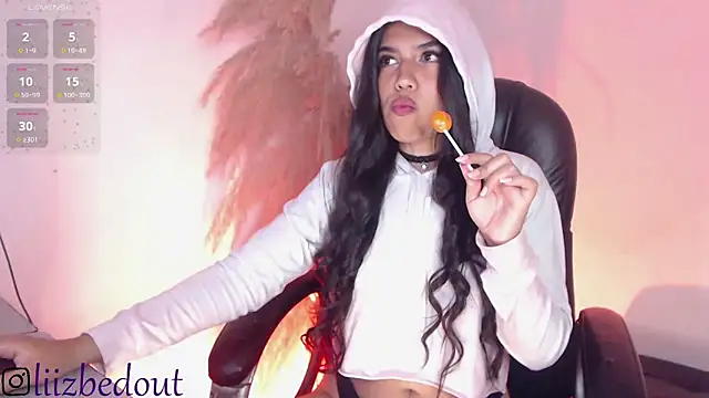 liz bedoutxx online show from November 15, 2025, 11:21 pm