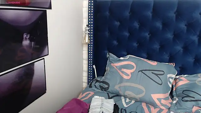 Snapshot of Eva-Williams chatting on February 24, 2025, 9:41 pm Eva-Williams online show from February 24, 2025, 9:41 pm